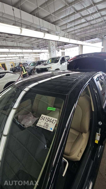 2023 Toyota Camry Hybrid LE - miniatura 18