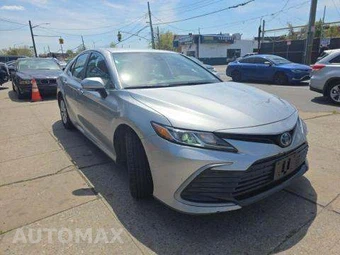 2023 Toyota Camry Hybrid LE - miniatura 4