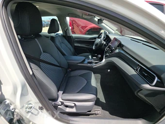 2023 Toyota Camry Hybrid SE - miniatura 8
