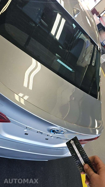 2023 Toyota Camry Hybrid SE - miniatura 23