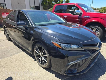 2023 Toyota Camry Hybrid SE - miniatura 3