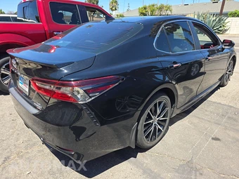 2023 Toyota Camry Hybrid SE - miniatura 4