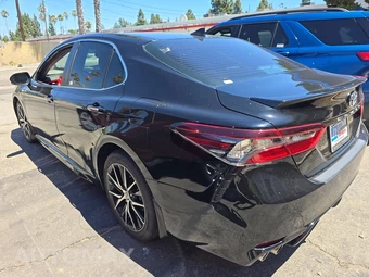 2023 Toyota Camry Hybrid SE - miniatura 6