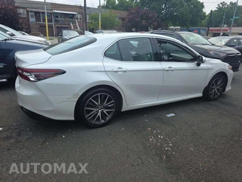 2023 Toyota Camry Hybrid XLE - miniatura 3