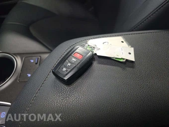 2023 Toyota Camry Hybrid XLE - miniatura 8