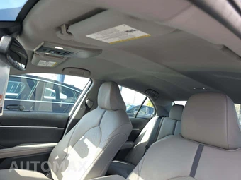 2023 Toyota Camry Hybrid XLE - miniatura 11