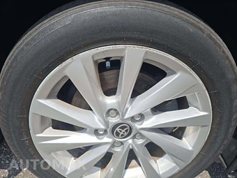 2023 Toyota Camry LE - miniatura 28
