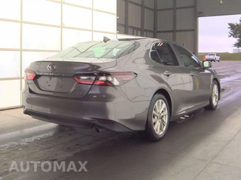 2023 Toyota Camry LE - miniatura 4