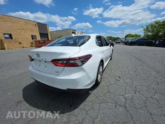 2023 Toyota Camry LE - miniatura 3