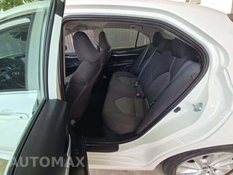 2023 Toyota Camry LE - miniatura 10