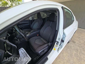 2023 Toyota Camry LE - miniatura 3