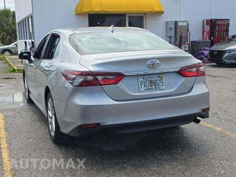 2023 Toyota Camry LE - miniatura 2