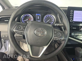 2023 Toyota Camry LE - miniatura 10
