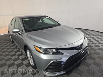 2023 Toyota Camry LE - miniatura 3