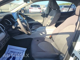 2023 Toyota Camry LE - miniatura 7