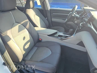 2023 Toyota Camry LE - miniatura 8