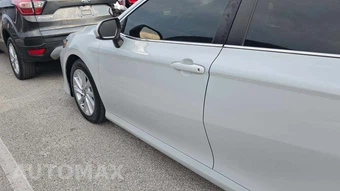 2023 Toyota Camry LE - miniatura 19