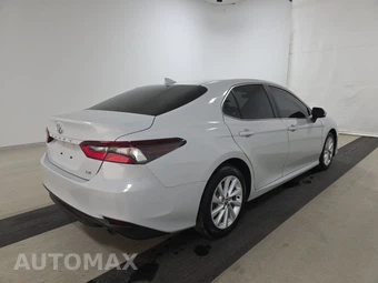 2023 Toyota Camry LE - miniatura 4