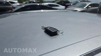 2023 Toyota Camry LE - miniatura 17