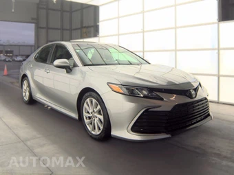2023 Toyota Camry LE - miniatura 3