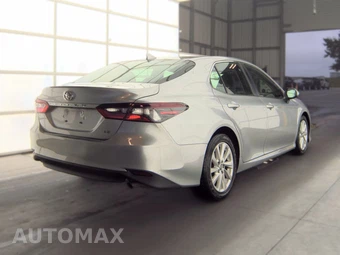 2023 Toyota Camry LE - miniatura 4