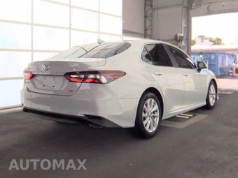 2023 Toyota Camry LE - miniatura 4