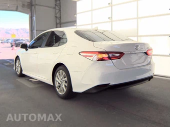 2023 Toyota Camry LE - miniatura 6