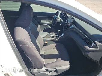 2023 Toyota Camry LE - miniatura 8