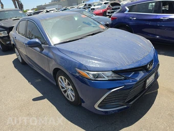 2023 Toyota Camry LE - miniatura 3