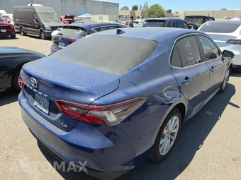 2023 Toyota Camry LE - miniatura 4