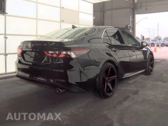 2023 Toyota Camry LE - miniatura 4
