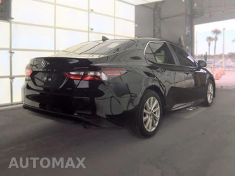 2023 Toyota Camry LE - miniatura 4