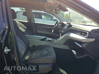 2023 Toyota Camry LE - miniatura 8