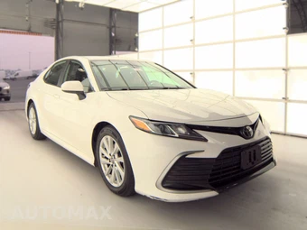 2023 Toyota Camry LE - miniatura 3