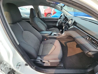 2023 Toyota Camry LE - miniatura 8
