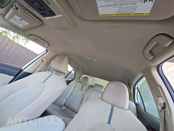 2023 Toyota Camry LE - miniatura 8