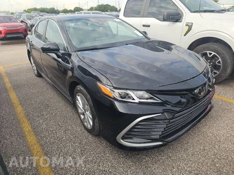 2023 Toyota Camry LE - miniatura 3