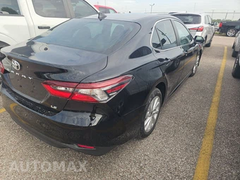2023 Toyota Camry LE - miniatura 4