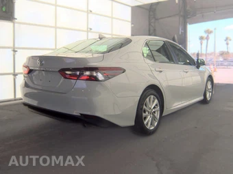 2023 Toyota Camry LE - miniatura 4