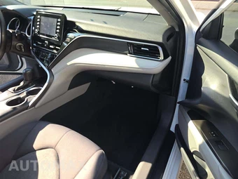 2023 Toyota Camry LE - miniatura 19