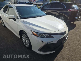 2023 Toyota Camry LE - miniatura 4