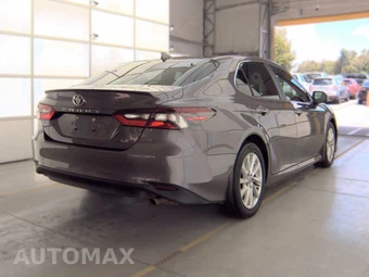 2023 Toyota Camry LE - miniatura 4