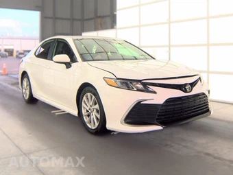 2023 Toyota Camry LE - miniatura 3