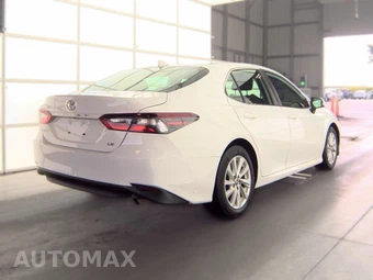 2023 Toyota Camry LE - miniatura 4