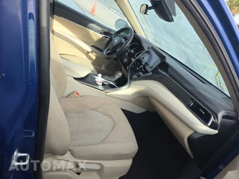 2023 Toyota Camry LE - miniatura 8