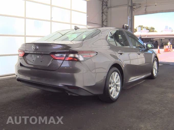 2023 Toyota Camry LE - miniatura 4