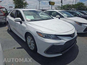 2023 Toyota Camry LE - miniatura 4