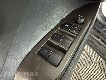 2023 Toyota Camry LE - miniatura 35