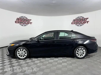 2023 Toyota Camry LE - miniatura 4
