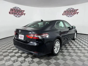2023 Toyota Camry LE - miniatura 7